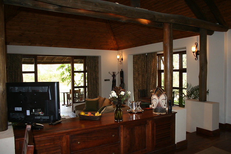 10 Days luxury Tanzania Kenya Uganda gorilla safari serengeti national park, Masai mara national reserve, Bwindi Impenetrable national Park